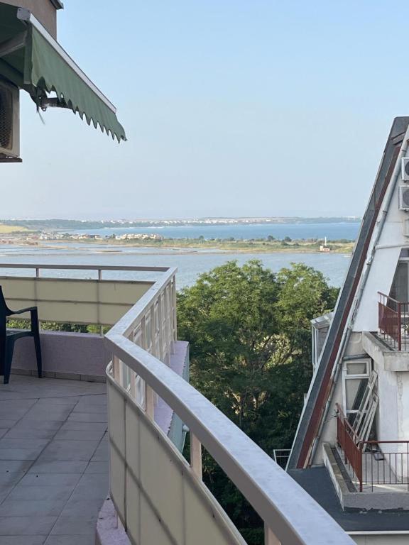 Apartment Happy Holiday 2 Μπουργκάς Εξωτερικό φωτογραφία